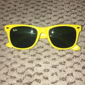 Yellow Rayban Wayfarer Sunglasses 